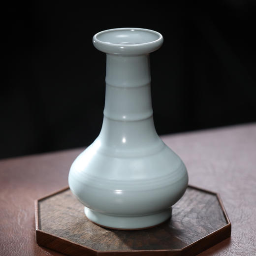 问鼎官窑官青无纹金标玹纹瓶（缺货） 商品图1