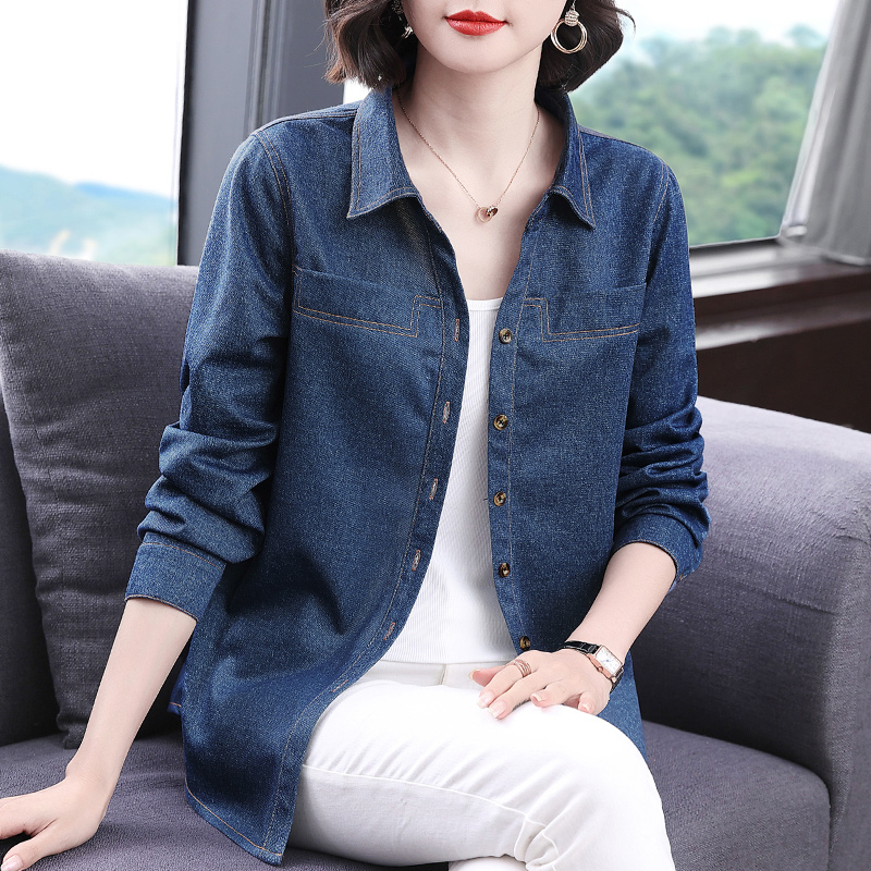 大码牛仔衬衫女2026年春秋新款女装中年妈妈外套女士衬衣长袖上衣