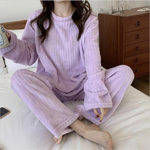 2025秋冬款月牙城珊瑚绒竖条纹暖暖套装女韩版休闲睡衣居家服新款新品 商品图6