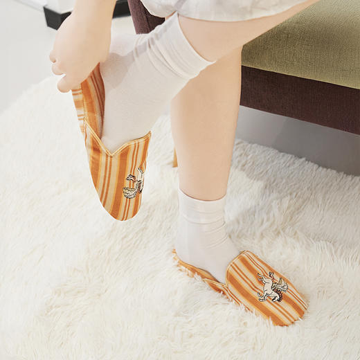 大英博物馆 新年系列 希腊飞马刺绣拖鞋 商品图2