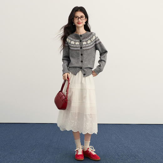 【11/5新品限时6.5折】熙世界「静奢仿驼绒」北欧风费尔岛圆领针织毛衣开衫女2025秋冬款 商品图2