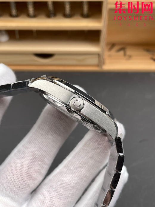 欧米茄VS海马150米系列 75周年纪念版 夏日蓝 湖蓝海马 密底海马 6点位日历 Aqua Terra 150米腕表 8900一体机 男士腕表 表径41mm 商品图5