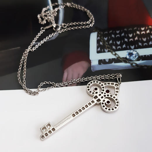 【95新】Tiffany & Co.蒂芙尼大号铂金满钻镶红宝石鸢尾花Fleur de Lis钥匙项链链长约46cm、吊坠长约4.85cm女士261025TJ05 商品图5