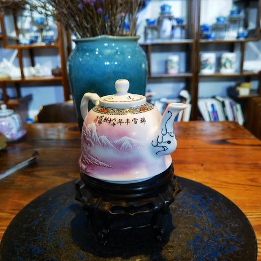 玛瑙红雪景山水＜长空飞雪＞壶 商品图2