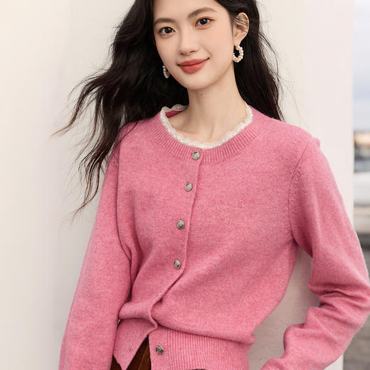 【11/5新品】熙世界可露丽风穿搭粉色毛衣开衫女秋冬新款圆领仿牛绒针织短外套 商品图4