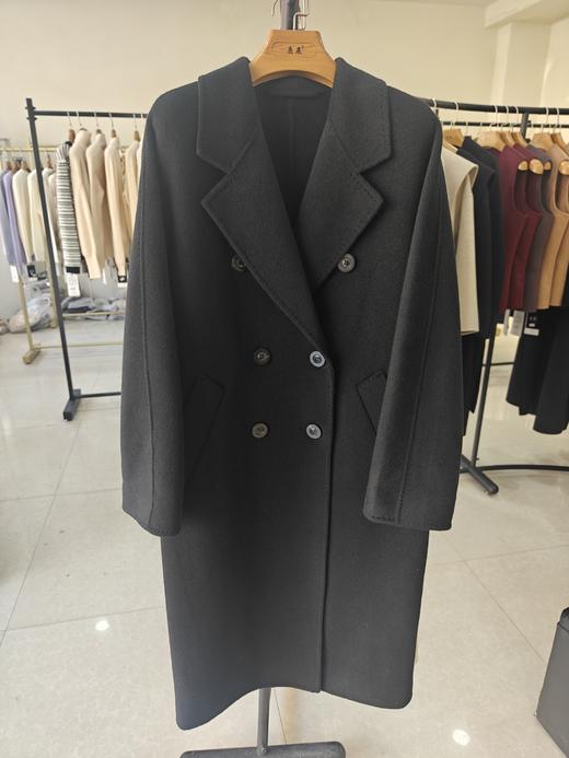 【M家同款 羊绒大衣】经典版型 手感柔软细腻 材质轻盈 穿着无负担 有效锁住空气 保暖性能出色 大牌平替只要零头价（送纯羊绒围巾） 商品图2