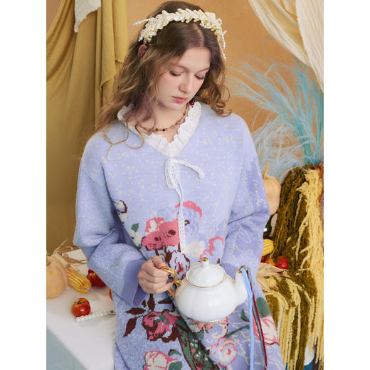 两三事梵高文艺云境织歌2025冬季新款甜美蕾丝拼接花色毛织连衣裙 商品图2