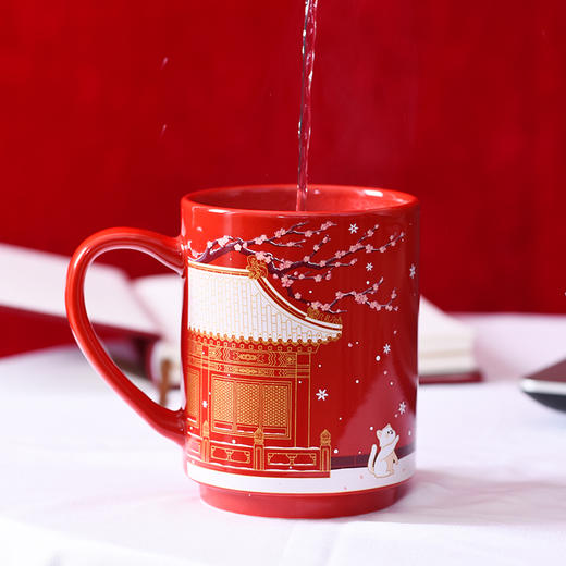 热卖中！！【北京宫廷文创特邀大师林正茂&裴焕禄联合监制出品】《雪遇宫廷》 感温杯 商品图7
