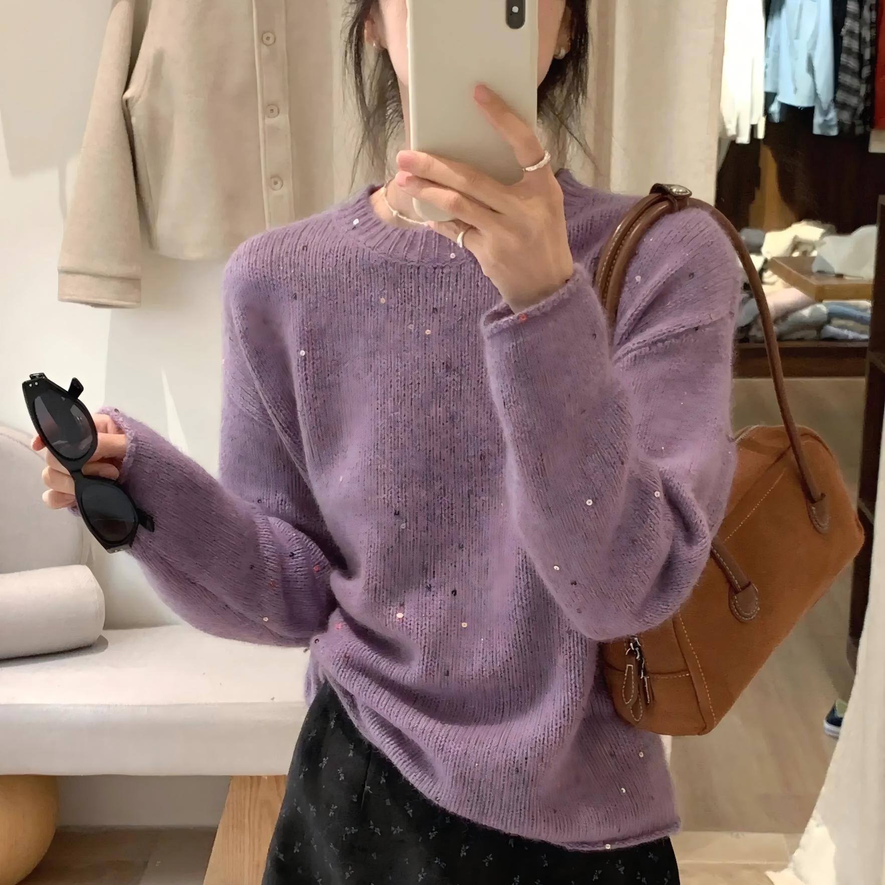 特妮娜 · 星空亮片卷边毛衣 多种优质面料混纺 上身轻盈舒适又温暖 自带微微光泽感纱线 触感细腻 肌理精致有型 呈现优雅唯美视觉感