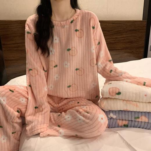 2025秋冬款水蜜桃印花珊瑚绒睡衣睡裤暖暖套装卡通甜美家居服女 商品图0