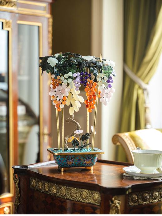 【已售】独角鹿西洋古董 20世纪中国创汇时期出品宝相花纹景泰蓝盆装饰「缠藤葡萄」珍宝像生盆景 商品图0