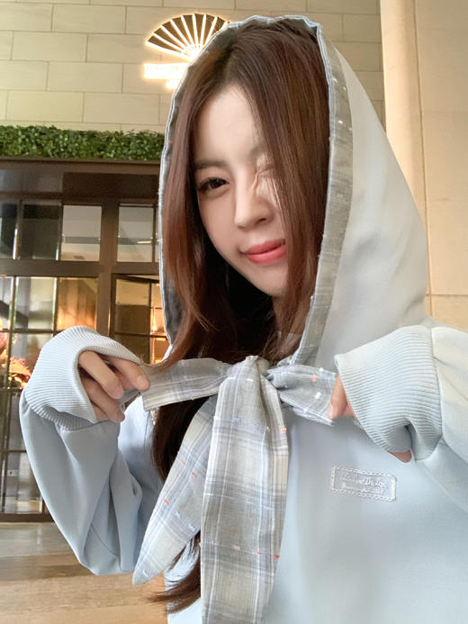 【189元任选2件】现货！蓝色领口系蝴蝶结连帽外套 商品图8