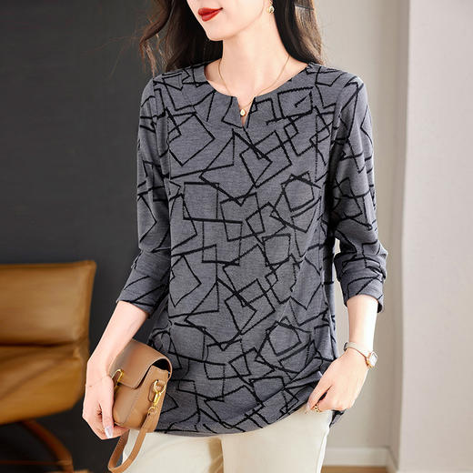 芳妮诗品牌秋季新款长袖爆款t恤女士高端宽松打底衫妈妈大码上衣 商品图1