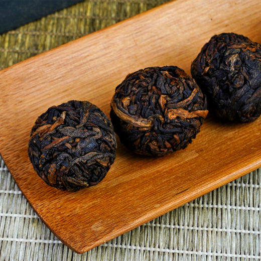 仅余几罐【班章熟茶龙珠】2013年勐海茶区班章拼配而成，甘醇香滑汤感厚实丰盈，500克/罐 商品图4