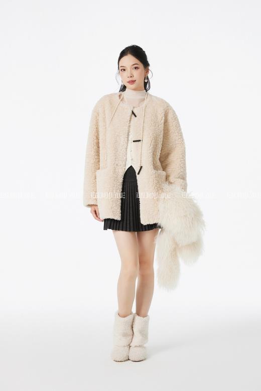 【门店同款】ENJOY冬季“暖冬软糖”长黑扣圆领外套 167750145 商品图2