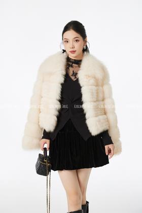 【门店同款】ENJOY冬季“暖冬软糖”雪融奶芙皮草外套 167696169