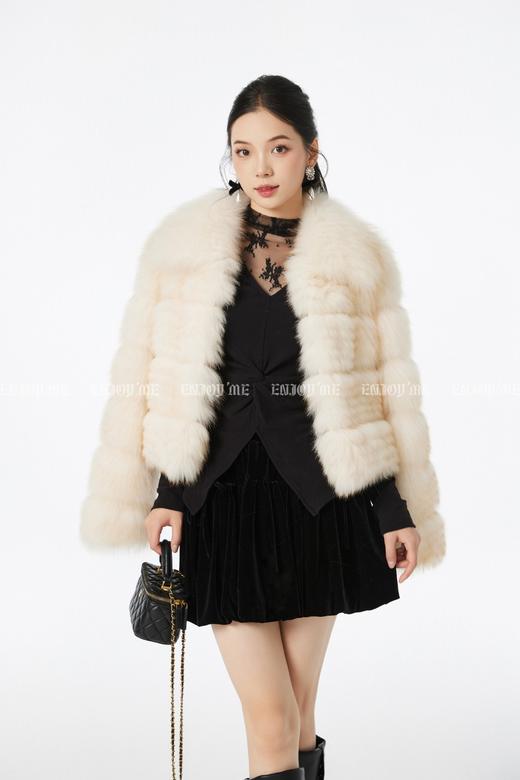 【门店同款】ENJOY冬季“暖冬软糖”温柔具象扭结上衣 167394671 商品图5