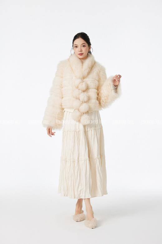 【门店同款】ENJOY冬季“暖冬软糖”芝士奶霜球皮草外套 167696142 商品图6