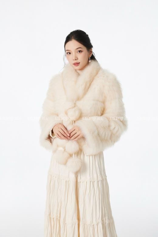 【门店同款】ENJOY冬季“暖冬软糖”芝士奶霜球皮草外套 167696142 商品图2