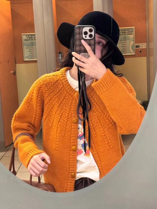 浮生八记/25C198/1OO羊毛南瓜色麻花开衫毛衣 商品图1