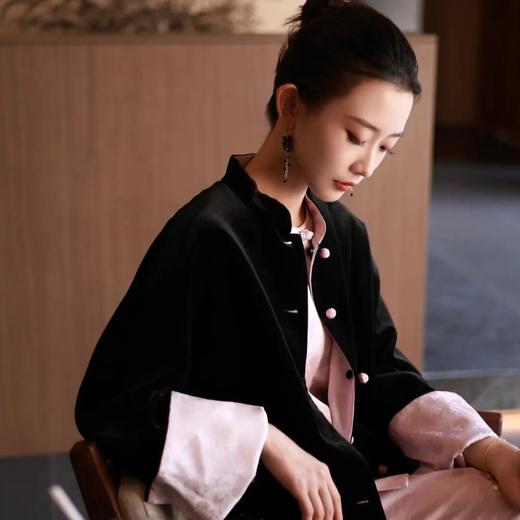 HERA CHOLE新中式黑天鹅棉服 | 今冬爆火，太优雅了。大促券后都要400+，今天我们只要159元【3-5天发货，周末顺延】 商品图1