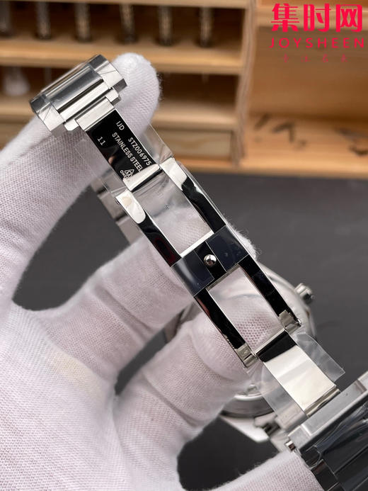 欧米茄VS海马150米系列 75周年纪念版 夏日蓝 湖蓝海马 密底海马 6点位日历 Aqua Terra 150米腕表 8900一体机 男士腕表 表径41mm 商品图6