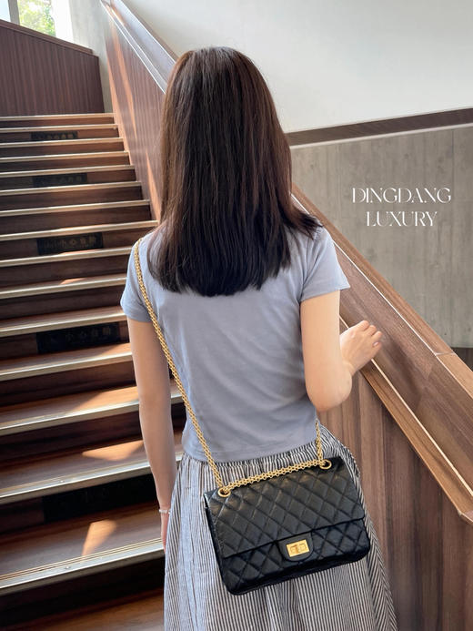 Chanel 油蜡牛皮 2.55 黑金 小号 单肩包 商品图1