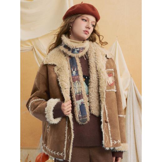 【暖冬内购】两三事 栗绒漫游 2025冬季新款森女风刺绣皮毛一体外套女宽松 商品图2