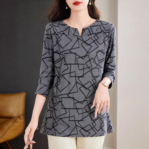 芳妮诗品牌秋季新款长袖爆款t恤女士高端宽松打底衫妈妈大码上衣 商品图0