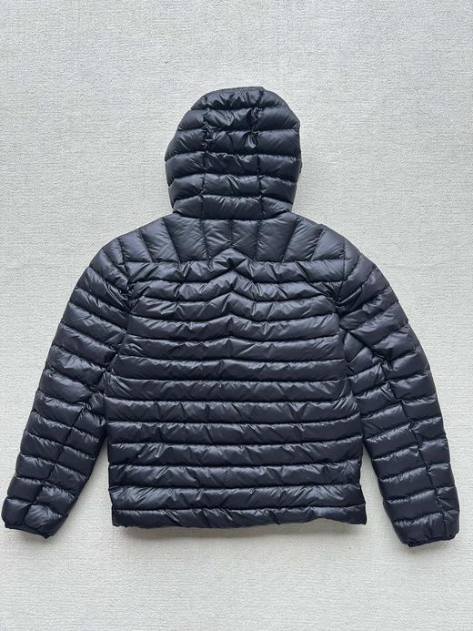 D110422男子简约大方排骨架型连帽户外轻羽绒夹克外套 商品图14