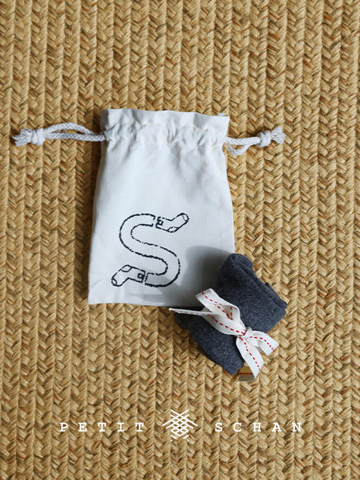 1999积分兑换 PETIT SCHAN小闪 暖冬 纯羊绒加厚秋冬中筒袜 商品图3