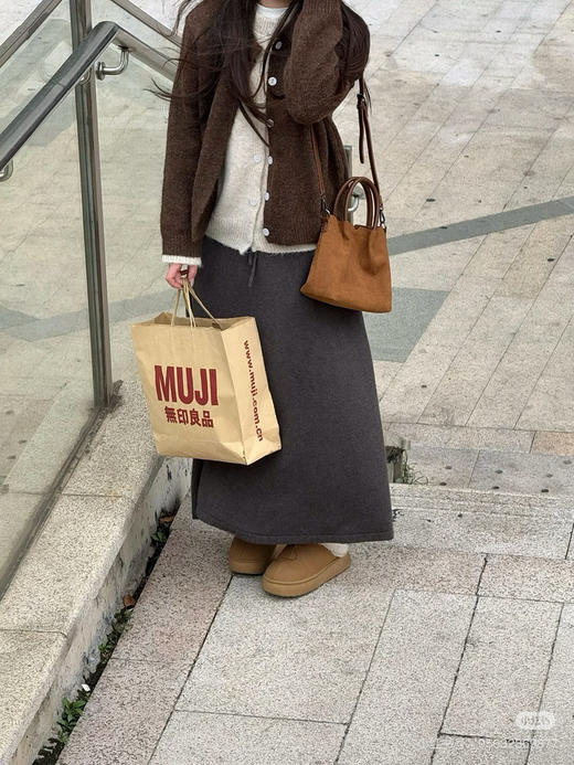 奶咖色假两件开衫 商品图1