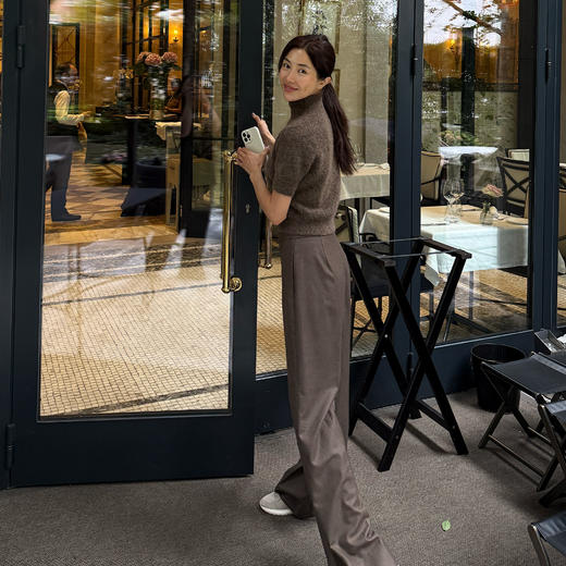 ROMI STUDIO“简约老钱”花纱骆马绒软糯立领短袖毛衫 RWBWSY1737 商品图3