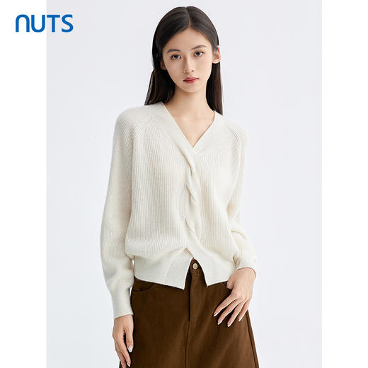 NUTS那时商场同款纯色设计感V领时尚长袖毛织套头衫女5490515A1 商品图0