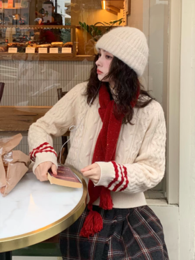 浮生八记/25D234/1OO羊毛撞色圆领麻花毛衣