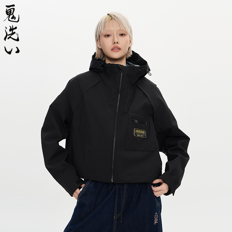 ONIARAI/鬼洗25秋冬新品女款轻户外软壳短款冲锋衣外套 B340224