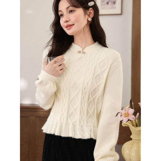 鹿向南「白露落霜」秋季新款国风杏色毛衣女设计感长袖麻花针织衫 商品图2