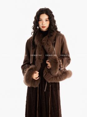 【门店同款】ENJOY冬季“游牧漫寻”暮色古堡皮草外套 167450097