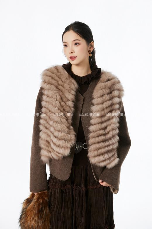 【门店同款】ENJOY冬季“暖冬知性”浮翠流光狐狸毛马甲大衣 167144559 商品图0