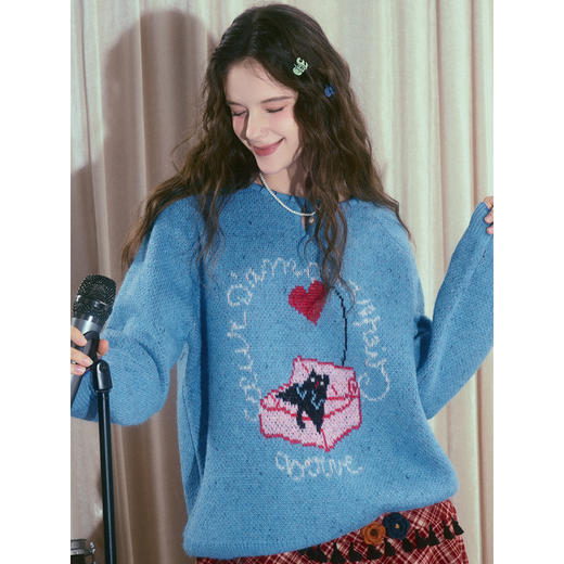 两三事 晴空絮语 2025冬季新款猫咪爱心图案镂空圆领套头毛衣女 商品图2