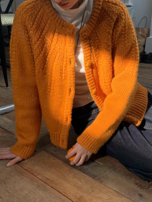 浮生八记/25C198/1OO羊毛南瓜色麻花开衫毛衣 商品图4