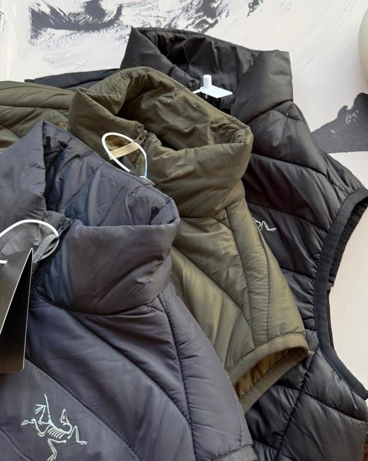 D110436冬季胸前印染LOGO羽绒立领情侣马甲轻薄款 商品图6