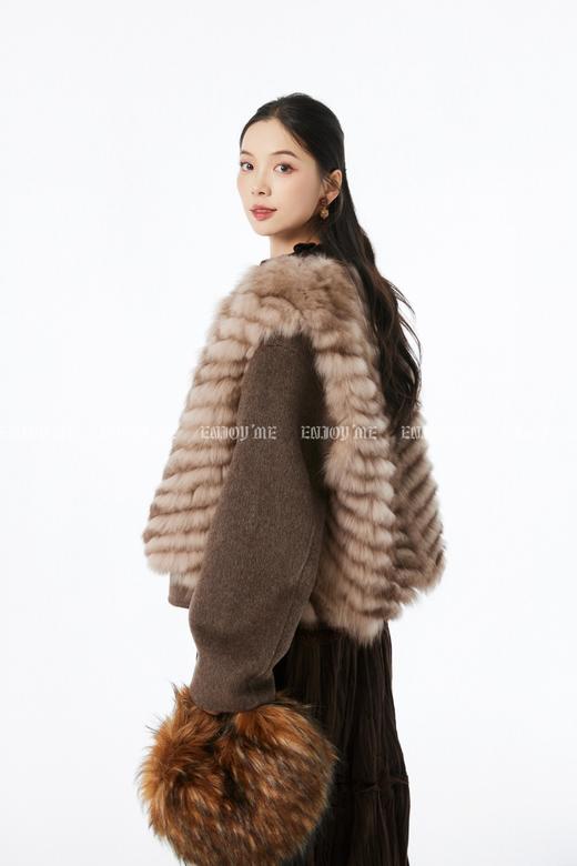 【门店同款】ENJOY冬季“暖冬知性”浮翠流光狐狸毛马甲大衣 167144559 商品图1
