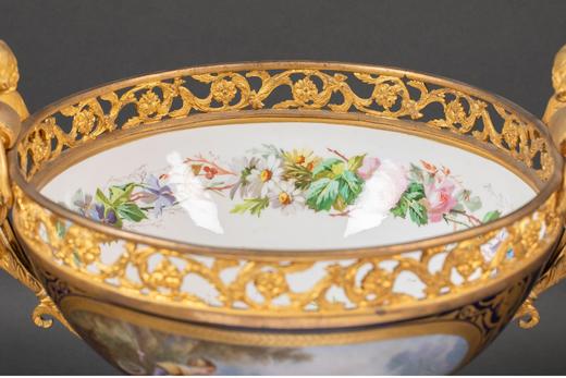 独角鹿西洋古董 19世纪末法国出品小天使铜鎏金精雕嵌花卉人物主题手绘描金装饰深蓝釉花盆三件套 商品图5