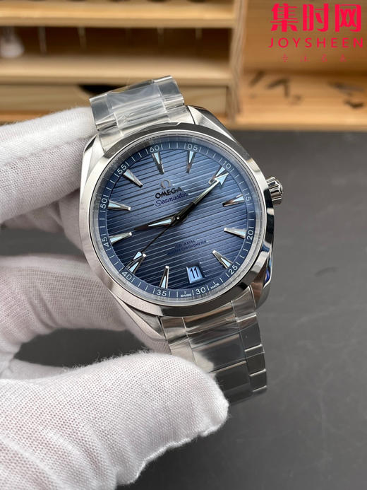 欧米茄VS海马150米系列 75周年纪念版 夏日蓝 湖蓝海马 密底海马 6点位日历 Aqua Terra 150米腕表 8900一体机 男士腕表 表径41mm 商品图1