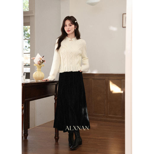 鹿向南「白露落霜」秋季新款国风杏色毛衣女设计感长袖麻花针织衫 商品图3