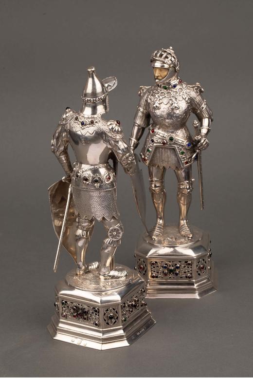 独角鹿西洋古董 1924年德国制造英国Israel Segalov工坊出品中世纪重装骑士造型纯银精雕嵌半宝石人物摆件一对 商品图1