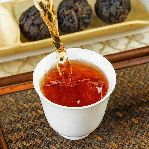 仅余几罐【班章熟茶龙珠】2013年勐海茶区班章拼配而成，甘醇香滑汤感厚实丰盈，500克/罐 商品图3