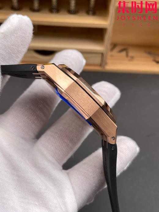 爱彼APS皇家橡树系列26240ST APS26240 玫金蓝 胶带款 男士腕表 4401一体机 商品图3
