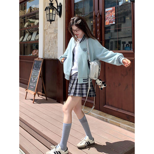 【269元任选2件】现货！成本巨贵，拍下包赚！水蓝色棒球外套 商品图3